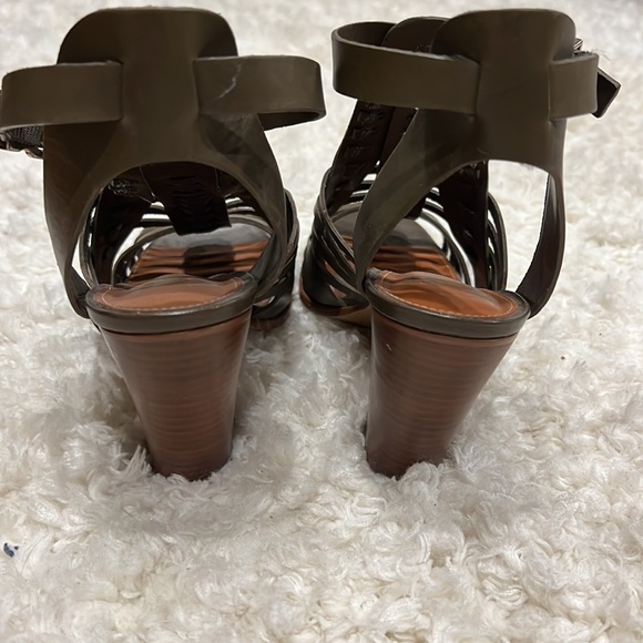 EUC Gianni Bini strap heels, olive green, leather upper, made in Brazil, size 9. - Picture 4 of 13